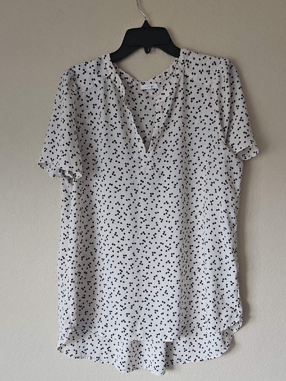 Pleione Women's White & Black Dot Split-Neck‎ Short Sleeve Top Large